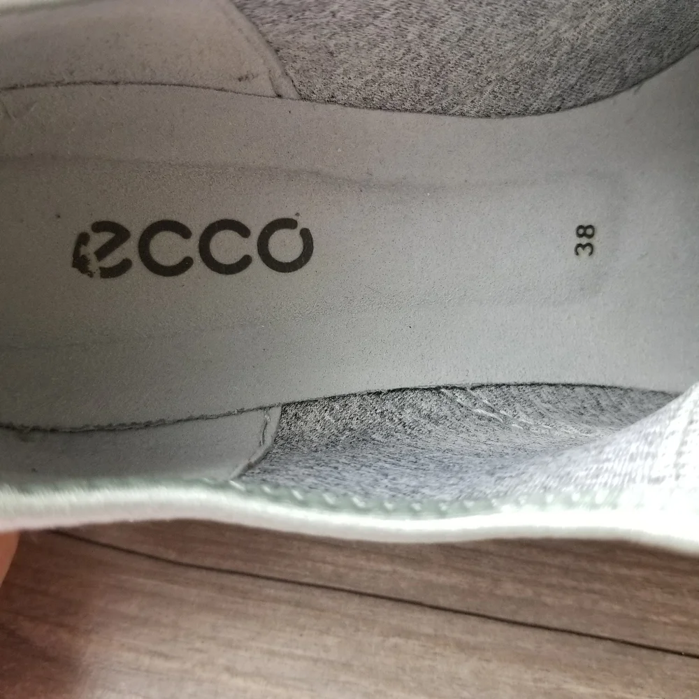 Ecco Sense Elastic Toggle Slip On Sneaker